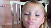 别惹小孩4-臭美了吧？5岁小女孩的化妆术