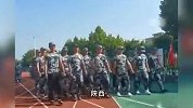 画风突变！教官让顺拐同学组成一个方队，网友：走得还挺整齐