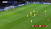 布斯克茨前场回传致命失误 极限回追放倒对手送绝佳任意球
