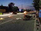 广西桂林突发惨烈车祸 摩托车冲撞三轮车 3人受伤满地是血