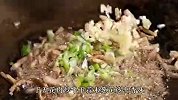 西北家常美食炒饼，香味浓郁，饼丝入味，几分钟就可以做好