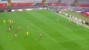 下半场补时第3分钟根特球员克莱因丁斯科射门 - 打偏