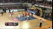 CBA-1314赛季-常规赛-第33轮-翟逸篮下妙传 吴冠希轻松的一个打板得分-花絮