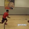 轻松轻吻篮筐 这波暴扣是在致敬火箭格林