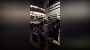 网友实拍：日本晋级东京人流涌动