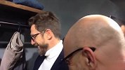 阿囧和萨里看看! 罗马儒帅盛装出席佛罗伦萨男装展 真是帅呆了