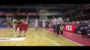 男篮友谊赛-中乌男篮热身赛：G2男篮失误引杨纳基斯暴怒 怒捶座椅入场咆哮-花絮