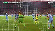 小阿扎尔角球精准传中 胡梅尔斯强势头球攻门被扑