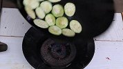 喜欢吃茄子的看过来，大厨教你简单做法，原汁原味好吃不油腻