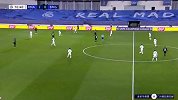 第77分钟皇家马德里球员瓦拉内射门 - 打偏
