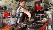 福建隐蔽餐馆50年不挂招牌，用煤炉焖海鸭，1锅要焖3小时，真香