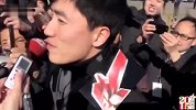 综合-15年-刘翔现身政协会议被围堵 大喊姚明来了为自己解围-新闻