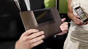 亲手体验华硕平板与手机的合体“Padfone”