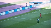 绿城前场任意球造杀机 落点精准鲁能悍将及时解围