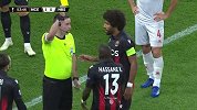 第54分钟尼斯球员卡马拉黄牌