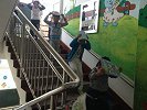 广西发生5.2级地震 小学生边逃生边发问：老师，真的假的？