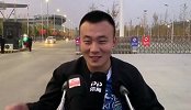 永昌球迷拄拐见证冲超：轻伤不下火线