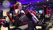背影也是完美身材！健身小姐姐秀全套训练视频