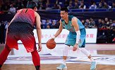 郭艾伦回怼王哲林：报个篮球基础班练练运球再来晃我