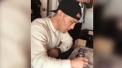 中国力量釜山行！刘平原和阿拉腾黑力就位为海报签名