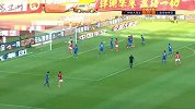 宝塔合力头球造混乱 朴志洙轻松补射再下一城
