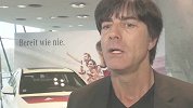 汽车日内瓦-Mercedes-Benz_Kampagnen-Kick-Off_Bereit_wie_nie_-_Interview_mit_Joachim_Low_de