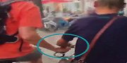 扒手骑车行窃一回头被警察铐住 动作流畅抓捕只花19秒网友看呆