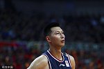 热情过头！南昌球迷高喊阿联MVP 但上手扒拉让阿联不太舒服