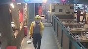 专挑烧烤、奶茶下手 深圳一男子冒充外卖小哥吃胖自己