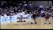 街球-16岁的科比1995年扣篮大赛夺冠精华 科少侠帅气-专题