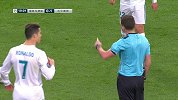 对位C罗遭完爆 贝纳蒂亚遭神级转身过人无奈阻挡犯规
