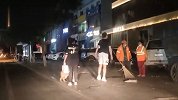 呼和浩特两女一男殴打环卫工 疑似因狗起冲突