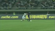中超-13赛季-联赛-第16轮-对方守门员受伤倒地 朱骏调侃中国球员已经到了谁都碰不到的境界-花絮