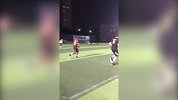 篮球-18年-转行足球备战世界杯？汤普森化身足球高手过招中国学生-专题