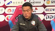宿茂臻：球员在比赛中注意力很专注 要给队员的拼搏精神点赞