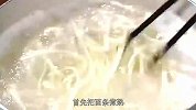 没胃口的时候就来一碗凉拌面吧，简单开胃