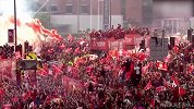 全城沸腾！红军夺冠庆祝万人空巷场面太震撼