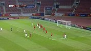 乌兹角球发起进攻 外围怒射门将脱手阿布迪索利科夫错失良机