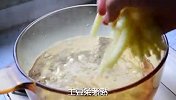 土豆不用炒着吃了，煮一煮拌一拌，比肉还下饭，多吃几口也不会胖