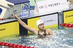 全国游泳争霸赛女子400米混合泳 余依婷4分37秒62第一