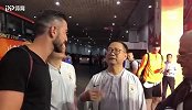 热闹！李霄鹏盛情邀约佩莱父母常来 盛赞意大利人为球队骄傲