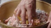 四川土火锅中的尖刀圆子，制作过程精细，看着都好吃
