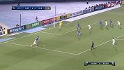 下半场补时第2分钟川崎前锋球员胁坂泰斗射门