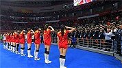 军运会女排姑娘与兵哥哥互敬军礼 网友：最强女团最帅男团太有爱
