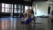 UFC-18年-秘密武器！站立高手提尔训练中竟三角绞降服柔术黑带！-花絮