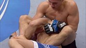UFC-16年-本周最佳降服：麦克唐纳德强悍手臂十字固一击得手（6月9日）-精华