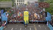 跑步-16年-2016上海国际半程马拉松：上海半程马拉松开跑仪式 体育局副局长孙为民主持开跑仪式-花絮