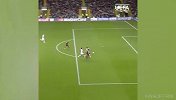 巴神欧冠经典破门瞬间 如此天赋可惜没能兑现