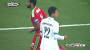 乌兹球员越踢越自信 任意球中人墙旋即倒钩补射