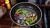 扇贝肉怎么做好吃，简单又好吃的扇贝肉炒芹菜，超级开胃
